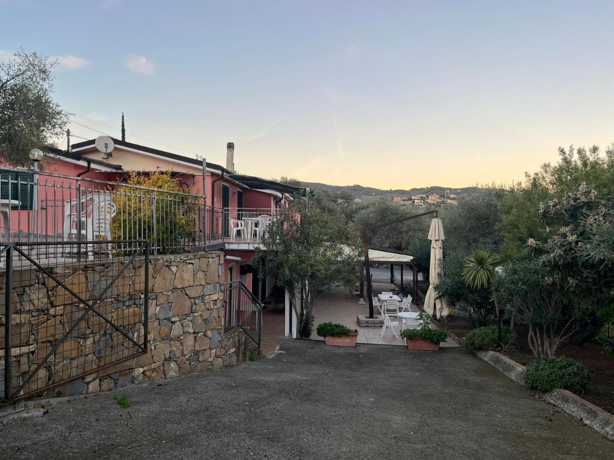 Agriturismo Le Mimose Imperia Luaran gambar